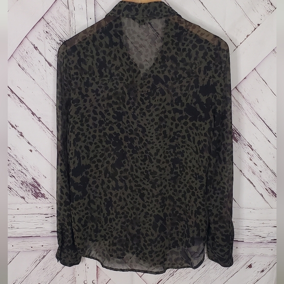 Rock & Republic Animal Print Camouflage Buttoned Down Shirt - Picture 4 of 4
